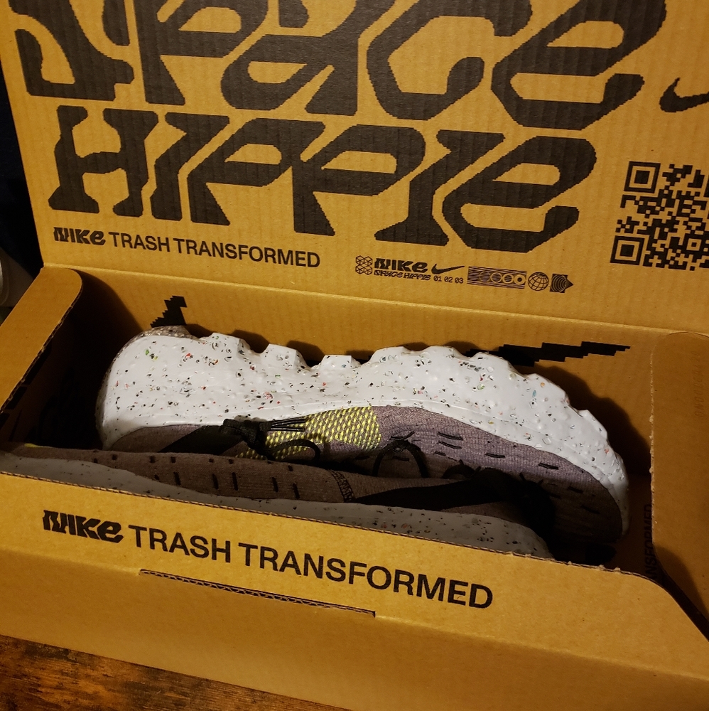 Nike Space Hippie 04